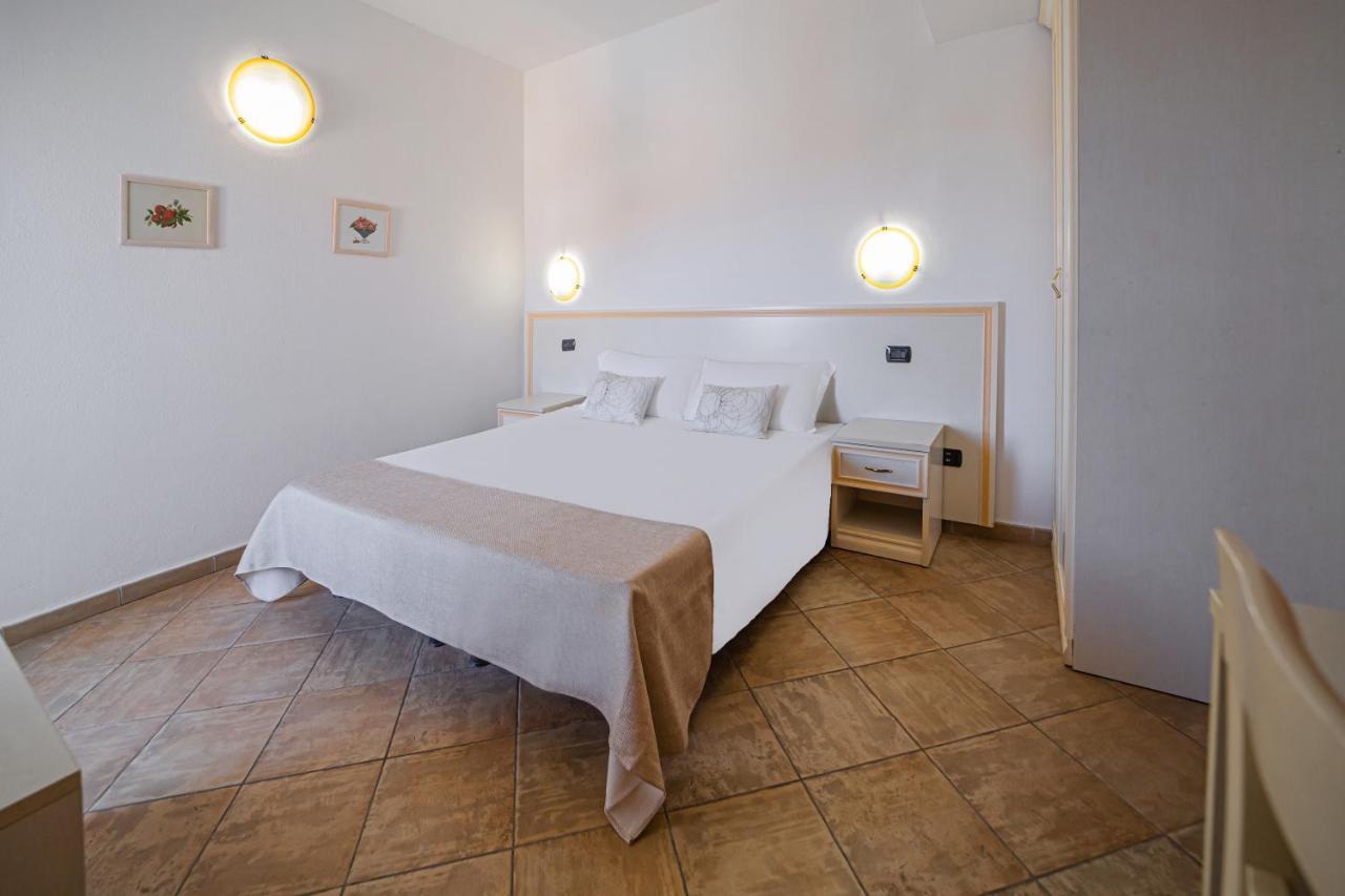 Il Gabbiano Hotell La Maddalena  Eksteriør bilde
