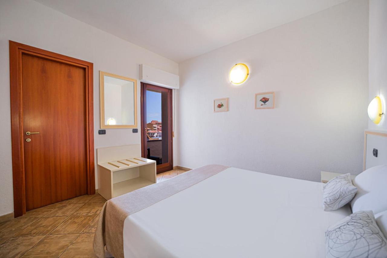 Il Gabbiano Hotell La Maddalena  Eksteriør bilde