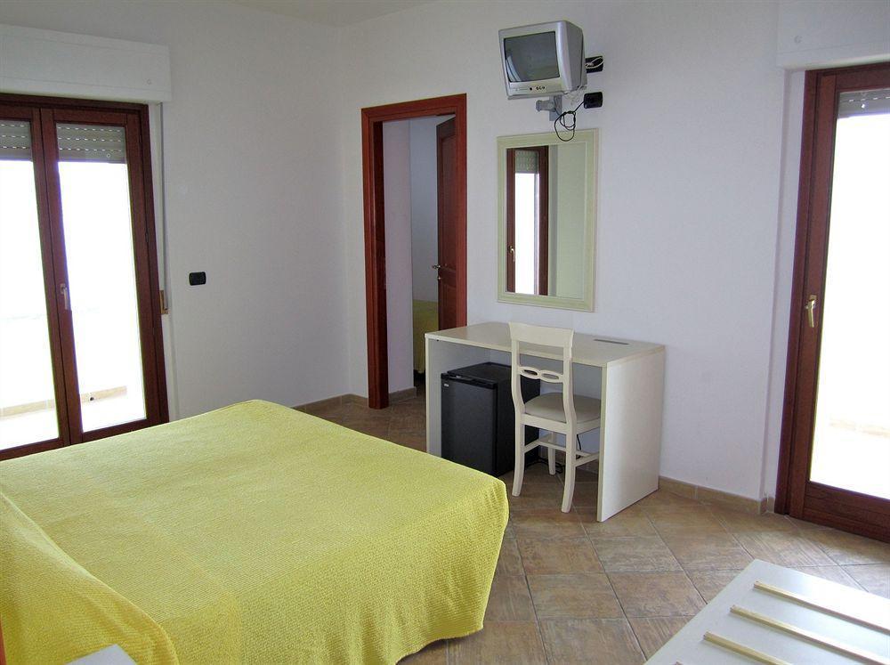 Il Gabbiano Hotell La Maddalena  Eksteriør bilde